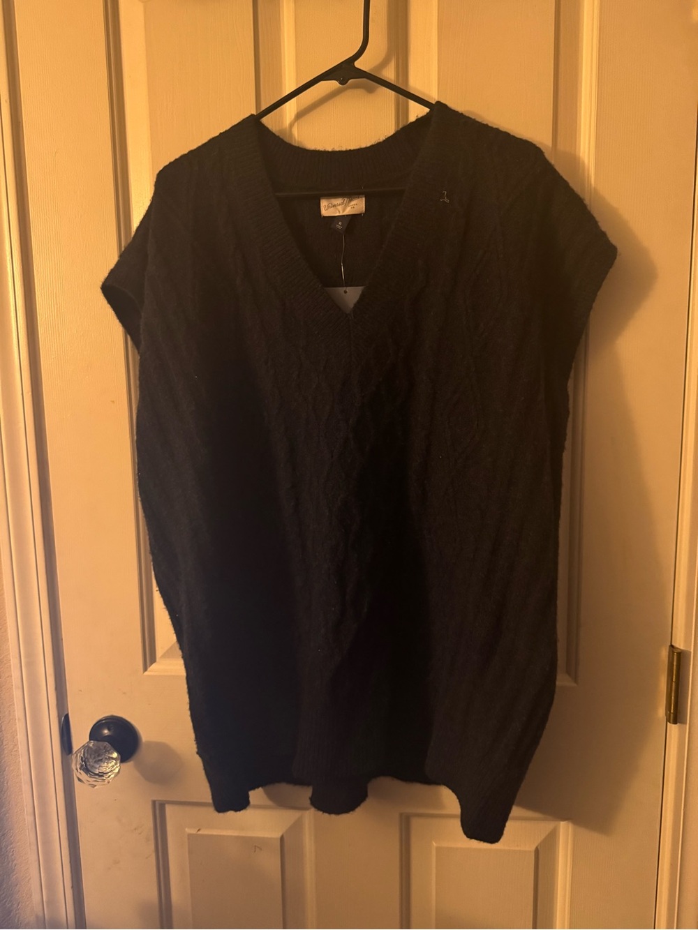 Universal Thread Navy Blue Cable-Knit V-Neck Sweater Vest